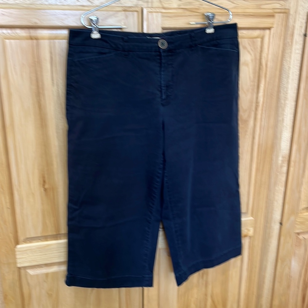 Khakis black capris size 14